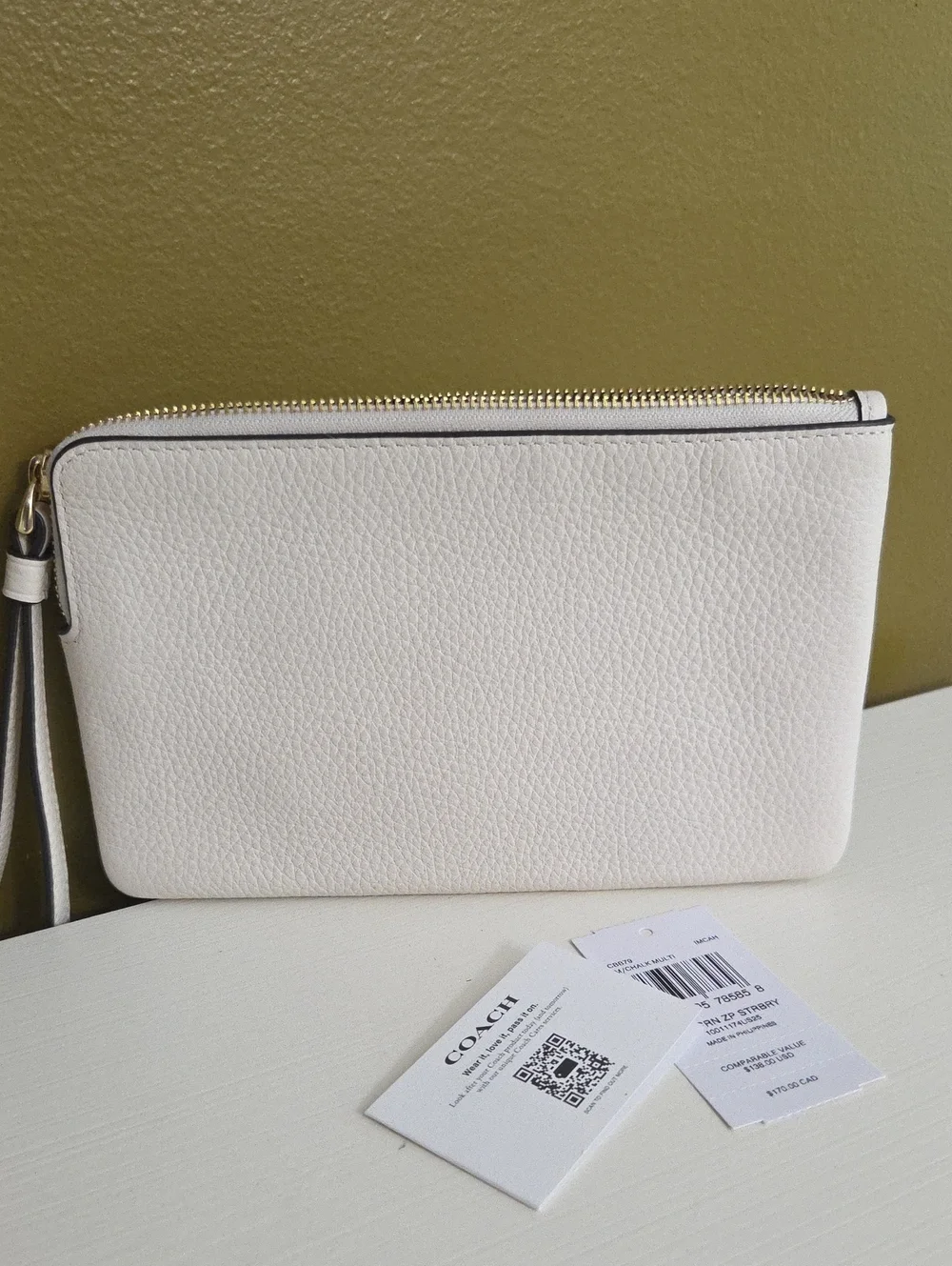 NEW Coach White Leather Strawberry Wristlet